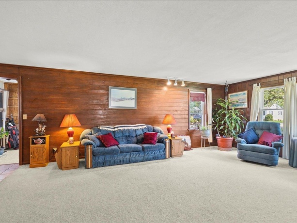 625 HURLBUT, BELVIDERE, Illinois 61008, 3 Bedrooms Bedrooms, ,1 BathroomBathrooms,House,For Sale,HURLBUT,202602277