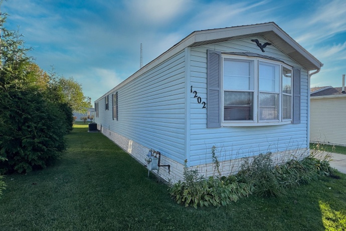 1202 Spring Circle, BELVIDERE, Illinois 61008, 2 Bedrooms Bedrooms, ,2 BathroomsBathrooms,House,For Sale,Spring Circle,202602282