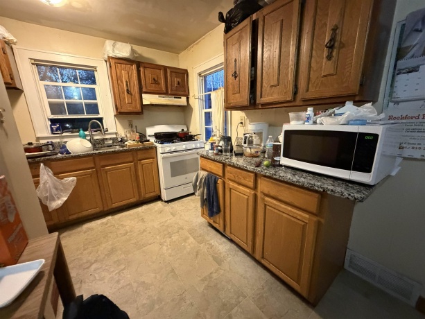 1611 Eastmoreland, ROCKFORD, Illinois 61108, 3 Bedrooms Bedrooms, ,2 BathroomsBathrooms,House,For Sale,Eastmoreland,202602283