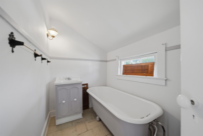 410 4th, OREGON, Illinois 61061, 3 Bedrooms Bedrooms, ,2 BathroomsBathrooms,House,For Sale,4th,202602290