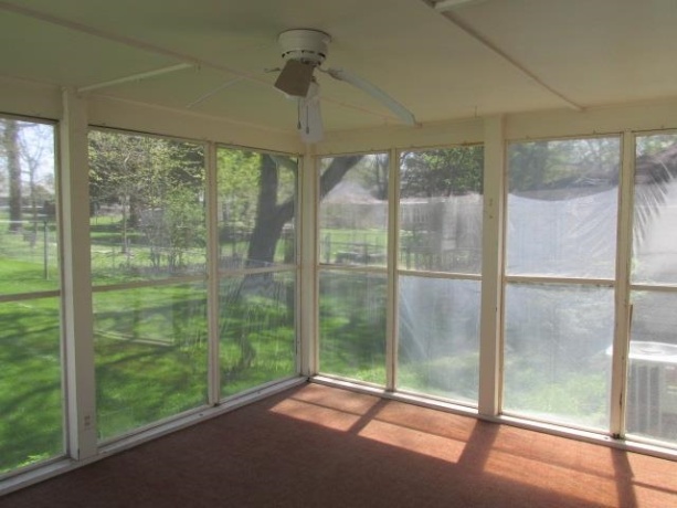 1507 Chicago, FREEPORT, Illinois 61032, 2 Bedrooms Bedrooms, ,2 BathroomsBathrooms,House,For Sale,Chicago,202602291