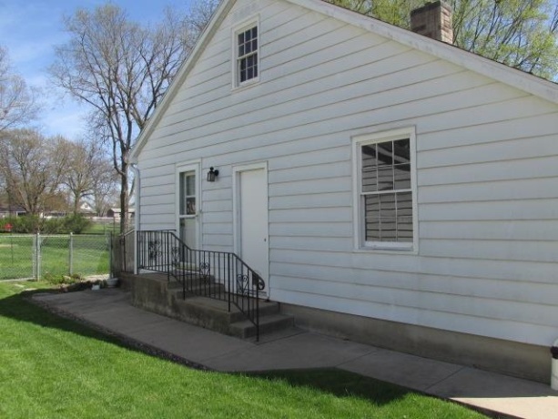 1507 Chicago, FREEPORT, Illinois 61032, 2 Bedrooms Bedrooms, ,2 BathroomsBathrooms,House,For Sale,Chicago,202602291