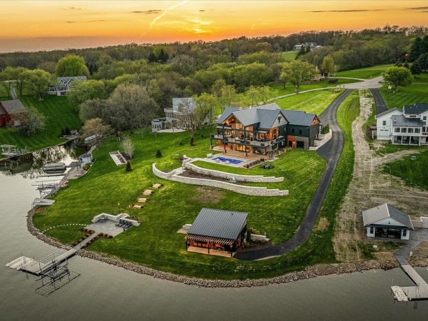 26-62 Blackwood, LAKE CARROLL, Illinois 61046, 4 Bedrooms Bedrooms, ,3 BathroomsBathrooms,House,For Sale,Blackwood,202602292