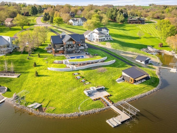 26-62 Blackwood, LAKE CARROLL, Illinois 61046, 4 Bedrooms Bedrooms, ,3 BathroomsBathrooms,House,For Sale,Blackwood,202602292