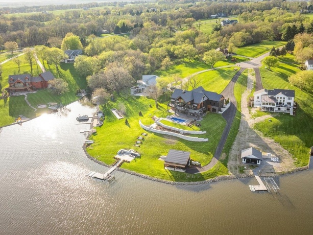 26-62 Blackwood, LAKE CARROLL, Illinois 61046, 4 Bedrooms Bedrooms, ,3 BathroomsBathrooms,House,For Sale,Blackwood,202602292