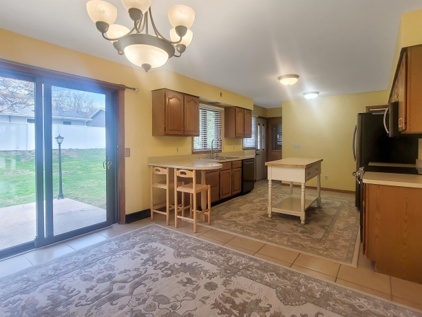 445 Peach, EAST DUBUQUE, Illinois 61025, 3 Bedrooms Bedrooms, ,2 BathroomsBathrooms,House,For Sale,Peach,202602299