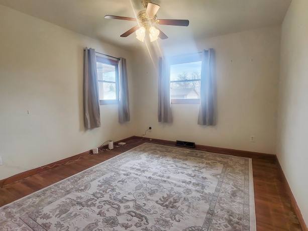 445 Peach, EAST DUBUQUE, Illinois 61025, 3 Bedrooms Bedrooms, ,2 BathroomsBathrooms,House,For Sale,Peach,202602299