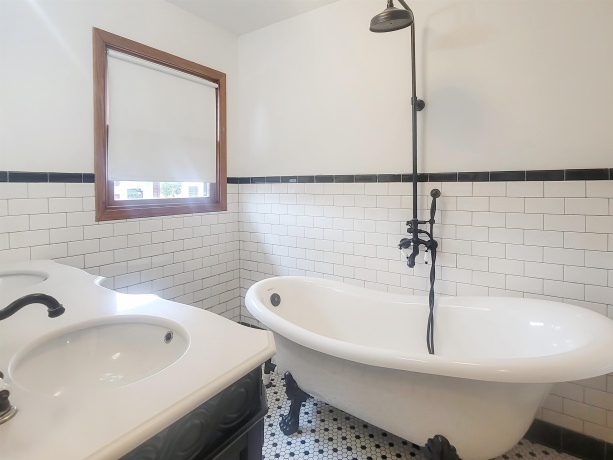 445 Peach, EAST DUBUQUE, Illinois 61025, 3 Bedrooms Bedrooms, ,2 BathroomsBathrooms,House,For Sale,Peach,202602299