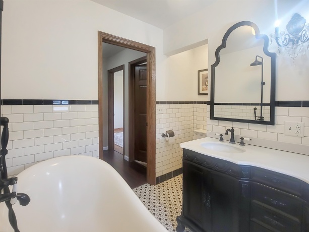 445 Peach, EAST DUBUQUE, Illinois 61025, 3 Bedrooms Bedrooms, ,2 BathroomsBathrooms,House,For Sale,Peach,202602299