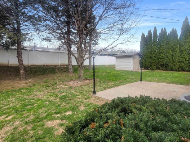 445 Peach, EAST DUBUQUE, Illinois 61025, 3 Bedrooms Bedrooms, ,2 BathroomsBathrooms,House,For Sale,Peach,202602299