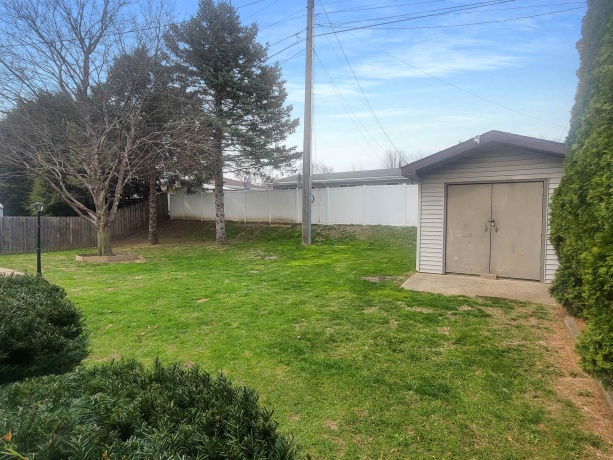 445 Peach, EAST DUBUQUE, Illinois 61025, 3 Bedrooms Bedrooms, ,2 BathroomsBathrooms,House,For Sale,Peach,202602299