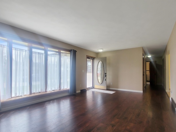 445 Peach, EAST DUBUQUE, Illinois 61025, 3 Bedrooms Bedrooms, ,2 BathroomsBathrooms,House,For Sale,Peach,202602299