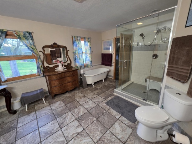 1388 Melwood, ROCKFORD, Illinois 61108, 3 Bedrooms Bedrooms, ,2 BathroomsBathrooms,House,For Sale,Melwood,202602300