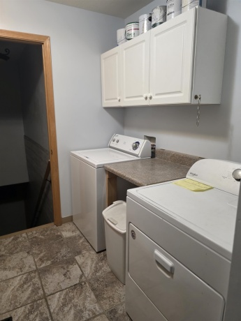 1388 Melwood, ROCKFORD, Illinois 61108, 3 Bedrooms Bedrooms, ,2 BathroomsBathrooms,House,For Sale,Melwood,202602300