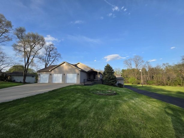 1388 Melwood, ROCKFORD, Illinois 61108, 3 Bedrooms Bedrooms, ,2 BathroomsBathrooms,House,For Sale,Melwood,202602300