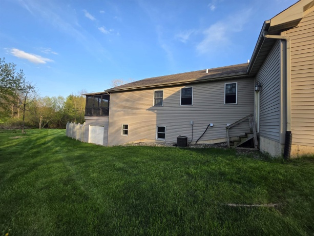 1388 Melwood, ROCKFORD, Illinois 61108, 3 Bedrooms Bedrooms, ,2 BathroomsBathrooms,House,For Sale,Melwood,202602300