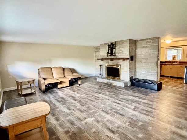 107 Doresella, LOVES PARK, Illinois 61111, 3 Bedrooms Bedrooms, ,1 BathroomBathrooms,House,For Sale,Doresella,202602302