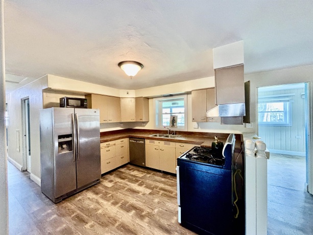 107 Doresella, LOVES PARK, Illinois 61111, 3 Bedrooms Bedrooms, ,1 BathroomBathrooms,House,For Sale,Doresella,202602302