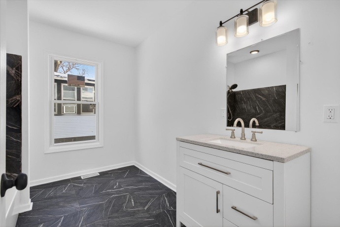 1111 Loomis, ROCKFORD, Illinois 61102, 4 Bedrooms Bedrooms, ,1 BathroomBathrooms,House,For Sale,Loomis,202602303