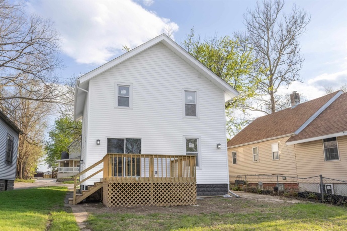 1111 Loomis, ROCKFORD, Illinois 61102, 4 Bedrooms Bedrooms, ,1 BathroomBathrooms,House,For Sale,Loomis,202602303