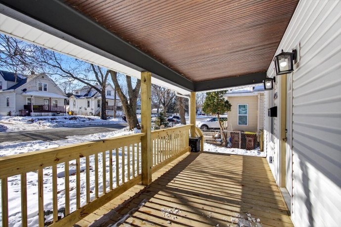 1111 Loomis, ROCKFORD, Illinois 61102, 4 Bedrooms Bedrooms, ,1 BathroomBathrooms,House,For Sale,Loomis,202602303