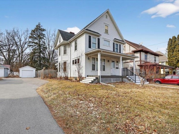 14 Harlem, FREEPORT, Illinois 61032, 3 Bedrooms Bedrooms, ,1 BathroomBathrooms,House,For Sale,Harlem,202602305