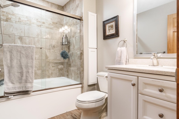 6658 Nestlewood, ROSCOE, Illinois 61073, 4 Bedrooms Bedrooms, ,2 BathroomsBathrooms,House,For Sale,Nestlewood,202602099