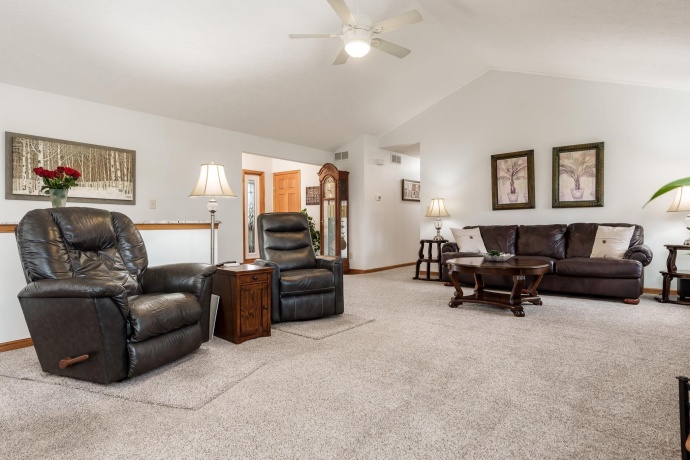 6658 Nestlewood, ROSCOE, Illinois 61073, 4 Bedrooms Bedrooms, ,2 BathroomsBathrooms,House,For Sale,Nestlewood,202602099