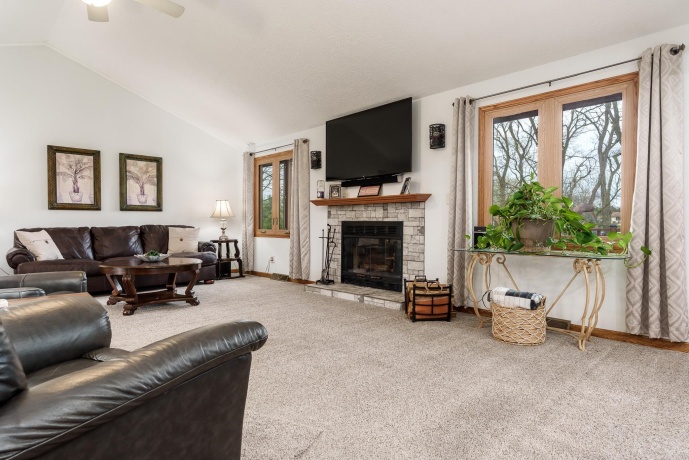 6658 Nestlewood, ROSCOE, Illinois 61073, 4 Bedrooms Bedrooms, ,2 BathroomsBathrooms,House,For Sale,Nestlewood,202602099