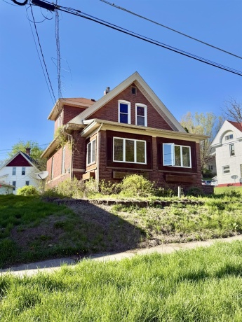 16 Van, SAVANNA, Illinois 61074, 2 Bedrooms Bedrooms, ,1 BathroomBathrooms,House,For Sale,Van,202602309