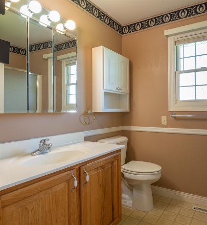 741 Parkcrest, FREEPORT, Illinois 61032, 3 Bedrooms Bedrooms, ,3 BathroomsBathrooms,Condominium,For Sale,Parkcrest,202602311