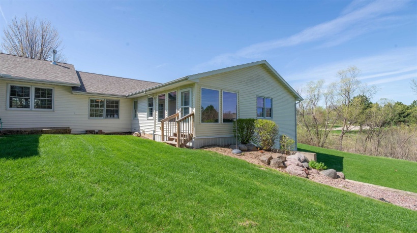 741 Parkcrest, FREEPORT, Illinois 61032, 3 Bedrooms Bedrooms, ,3 BathroomsBathrooms,Condominium,For Sale,Parkcrest,202602311