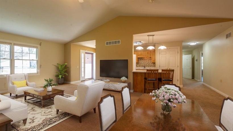 741 Parkcrest, FREEPORT, Illinois 61032, 3 Bedrooms Bedrooms, ,3 BathroomsBathrooms,Condominium,For Sale,Parkcrest,202602311