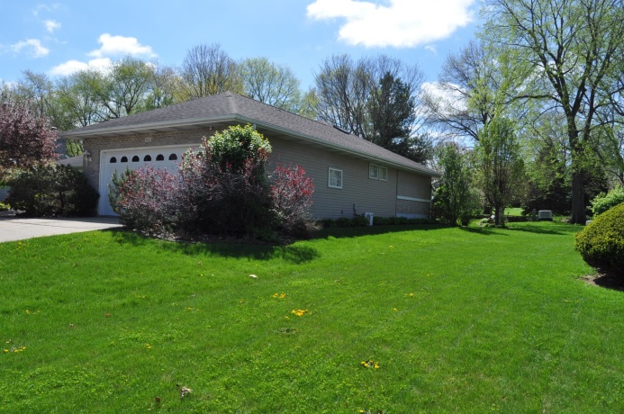 3001 Countryside, FREEPORT, Illinois 61032, 3 Bedrooms Bedrooms, ,2 BathroomsBathrooms,House,For Sale,Countryside,202602312