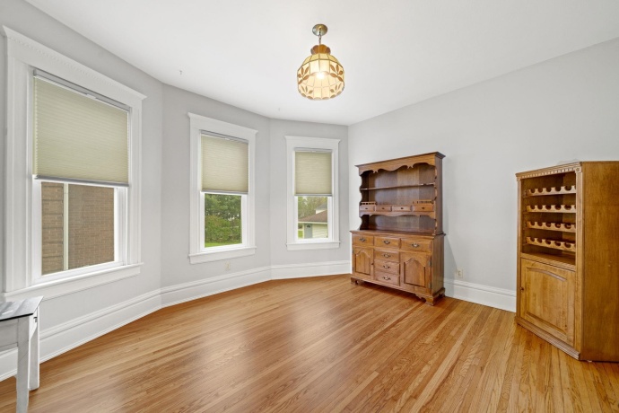 1221 Lincoln, FREEPORT, Illinois 61032, 3 Bedrooms Bedrooms, ,1 BathroomBathrooms,House,For Sale,Lincoln,202602313