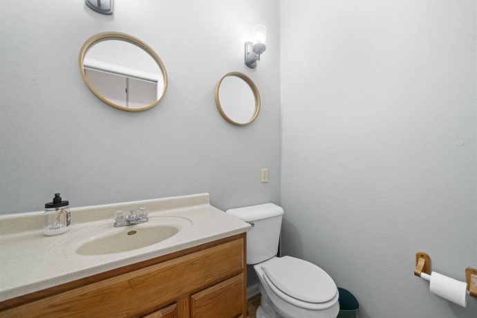 1221 Lincoln, FREEPORT, Illinois 61032, 3 Bedrooms Bedrooms, ,1 BathroomBathrooms,House,For Sale,Lincoln,202602313