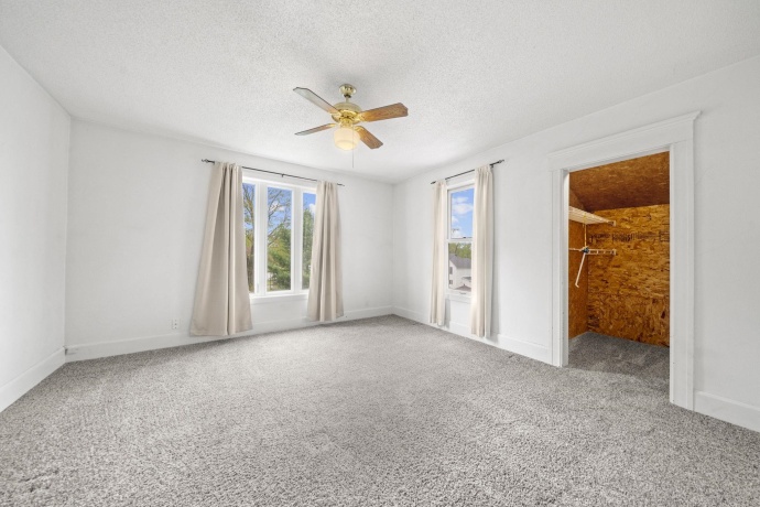 1221 Lincoln, FREEPORT, Illinois 61032, 3 Bedrooms Bedrooms, ,1 BathroomBathrooms,House,For Sale,Lincoln,202602313