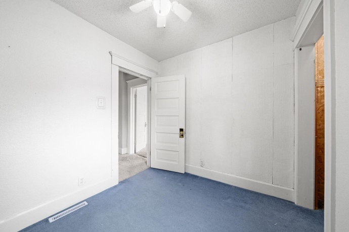 1221 Lincoln, FREEPORT, Illinois 61032, 3 Bedrooms Bedrooms, ,1 BathroomBathrooms,House,For Sale,Lincoln,202602313