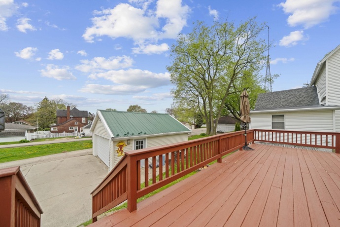 1221 Lincoln, FREEPORT, Illinois 61032, 3 Bedrooms Bedrooms, ,1 BathroomBathrooms,House,For Sale,Lincoln,202602313