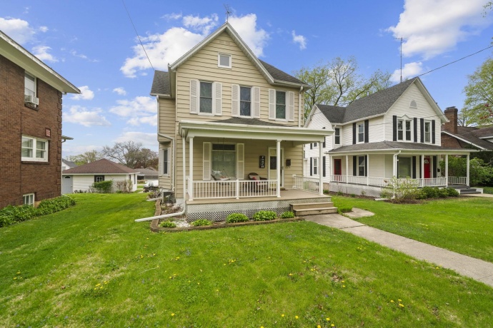 1221 Lincoln, FREEPORT, Illinois 61032, 3 Bedrooms Bedrooms, ,1 BathroomBathrooms,House,For Sale,Lincoln,202602313