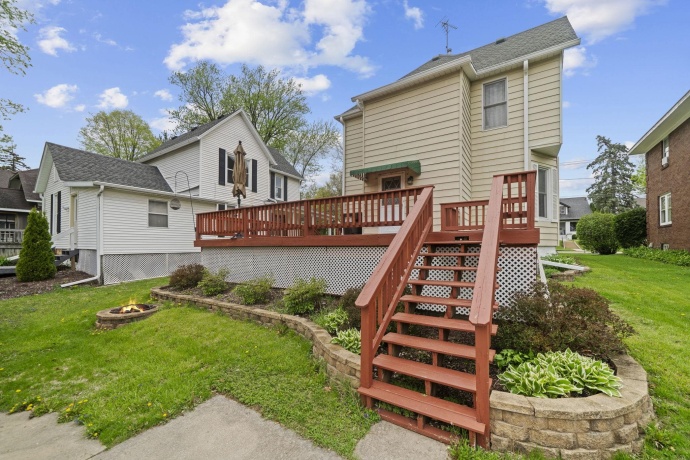 1221 Lincoln, FREEPORT, Illinois 61032, 3 Bedrooms Bedrooms, ,1 BathroomBathrooms,House,For Sale,Lincoln,202602313