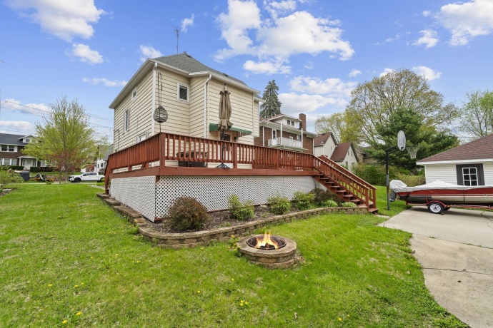 1221 Lincoln, FREEPORT, Illinois 61032, 3 Bedrooms Bedrooms, ,1 BathroomBathrooms,House,For Sale,Lincoln,202602313