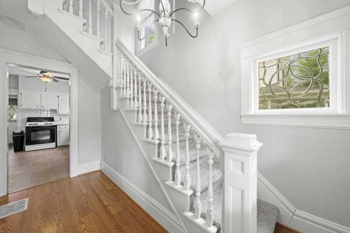 1221 Lincoln, FREEPORT, Illinois 61032, 3 Bedrooms Bedrooms, ,1 BathroomBathrooms,House,For Sale,Lincoln,202602313