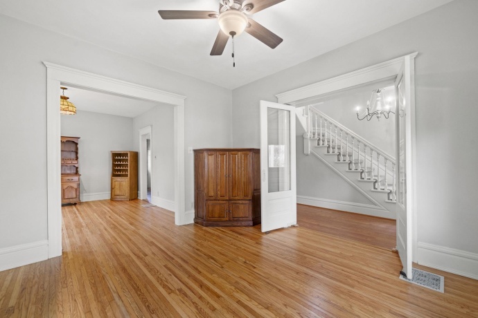 1221 Lincoln, FREEPORT, Illinois 61032, 3 Bedrooms Bedrooms, ,1 BathroomBathrooms,House,For Sale,Lincoln,202602313