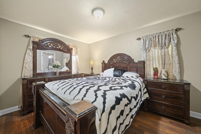 345 Memorial, ROCKFORD, Illinois 61102, 5 Bedrooms Bedrooms, ,3 BathroomsBathrooms,House,For Sale,Memorial,202602318