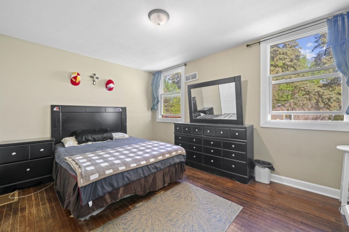 345 Memorial, ROCKFORD, Illinois 61102, 5 Bedrooms Bedrooms, ,3 BathroomsBathrooms,House,For Sale,Memorial,202602318