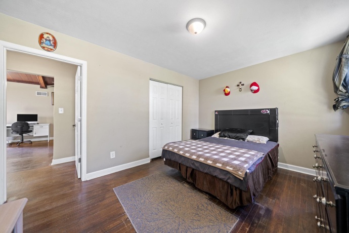 345 Memorial, ROCKFORD, Illinois 61102, 5 Bedrooms Bedrooms, ,3 BathroomsBathrooms,House,For Sale,Memorial,202602318