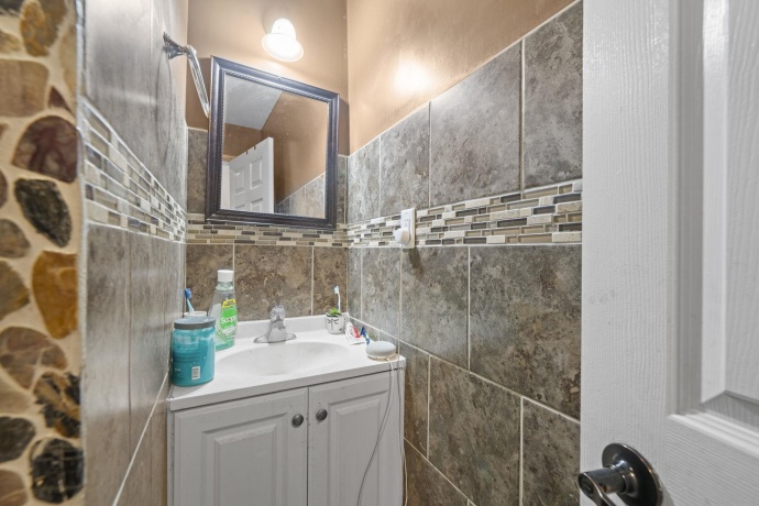 345 Memorial, ROCKFORD, Illinois 61102, 5 Bedrooms Bedrooms, ,3 BathroomsBathrooms,House,For Sale,Memorial,202602318