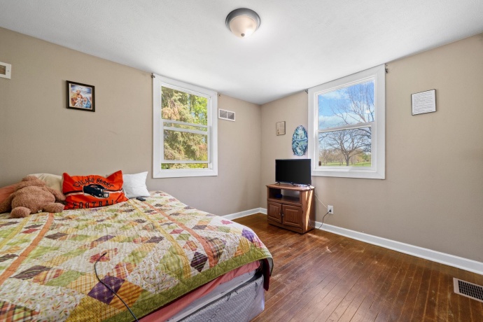 345 Memorial, ROCKFORD, Illinois 61102, 5 Bedrooms Bedrooms, ,3 BathroomsBathrooms,House,For Sale,Memorial,202602318