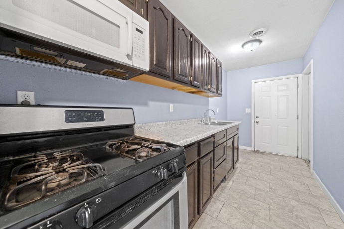 345 Memorial, ROCKFORD, Illinois 61102, 5 Bedrooms Bedrooms, ,3 BathroomsBathrooms,House,For Sale,Memorial,202602318